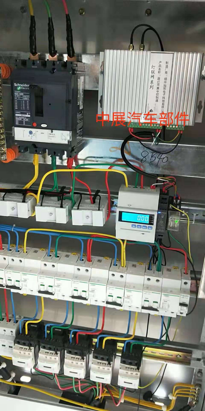 燦陽(yáng)公司為蘇北某工業(yè)區(qū)100多棟樓宇亮化安裝集中控制器。(圖6)